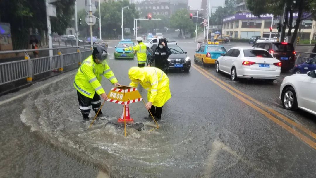 宜昌暴雨预警升级，守护家园共筑平安美景